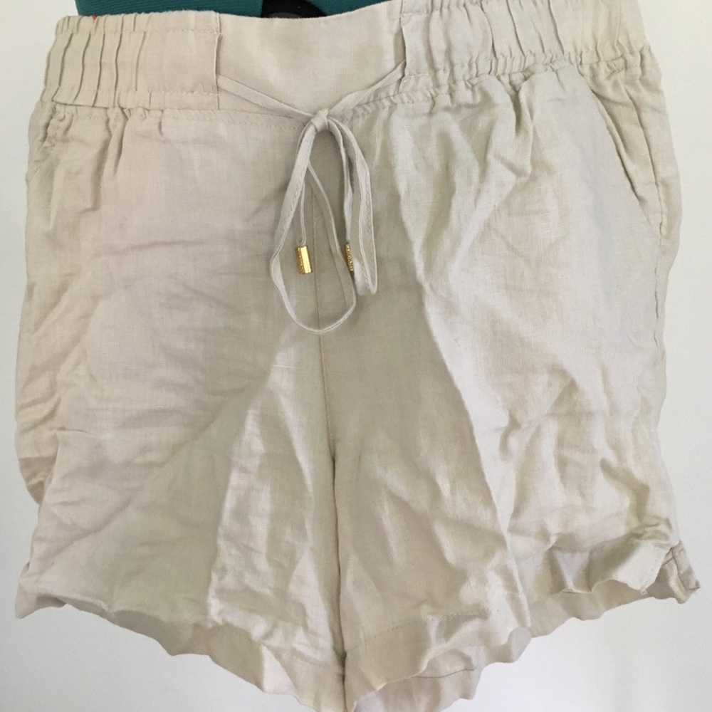 Women's long, lightweight shorts with drawstring